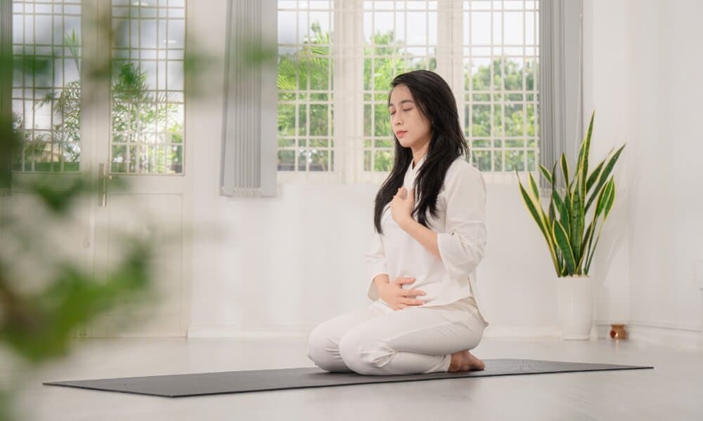 Hít thở 4 thì là gì? Cách thực hiện, lợi ích và lưu ý an toàn